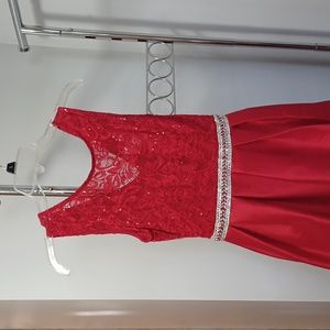 Girl's red dress. Size small